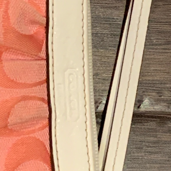 Coach wristlet - Picture 3 of 3